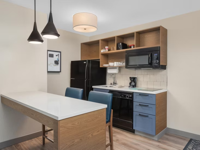 V1151 Kitchen Tops Candlewood Suites Lacrosse WI